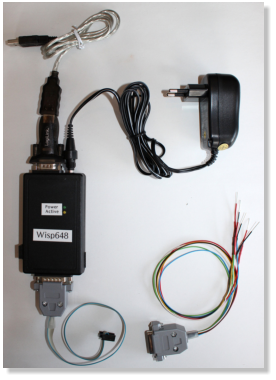 inkl. Serial-to-USB-Converter, 12V Netzteil und 2 Adaptern für in-circuit-programming (mit Stecker oder Kabeln für das Steckbrett).